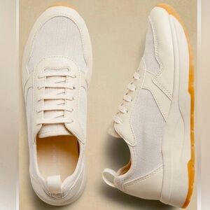 Banana Republic Knit Sneakers Size 8